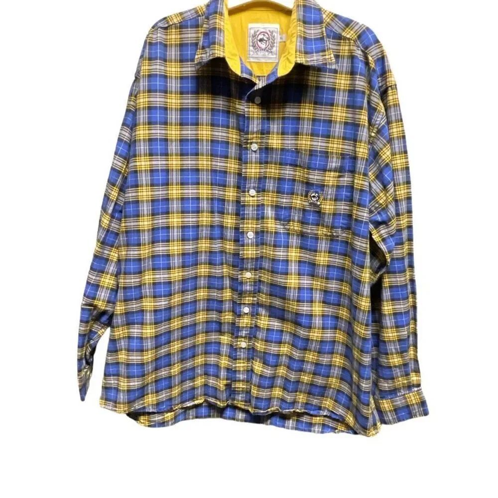 Men’s plaid Cinch size XL 100% cotton button down shirt.